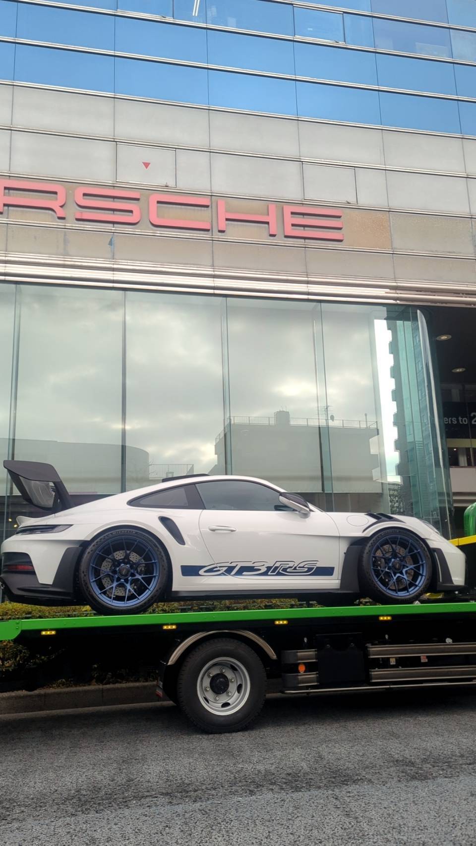 Porsche GT3RS on transport